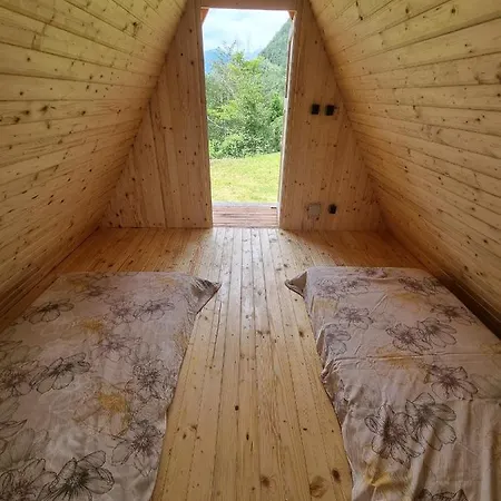 Glamping House ˇvitaˇ Tolmin