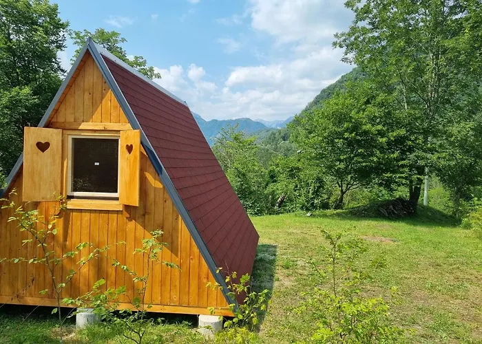 ラグジュアリーテント Glamping House ˇvitaˇ トールミン