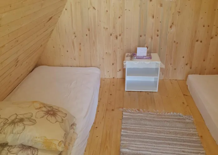 Glamping House ˇvitaˇ ラグジュアリーテント トールミン